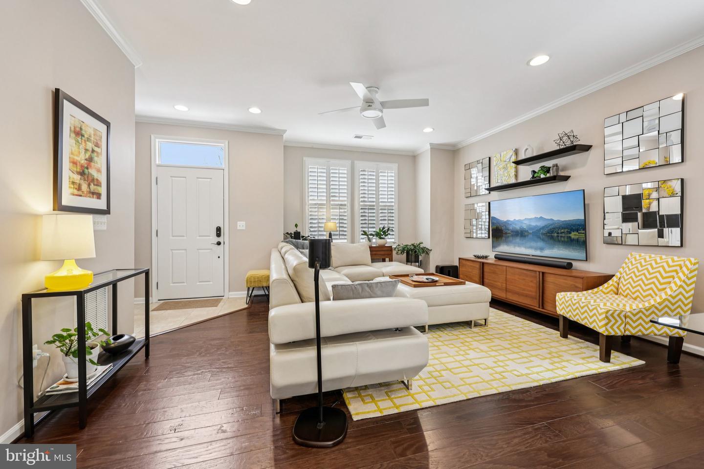 8956 CENTER ST, MANASSAS, Virginia 20110, 3 Bedrooms Bedrooms, ,2 BathroomsBathrooms,Residential,For sale,8956 CENTER ST,VAMN2010178 MLS # VAMN2010178