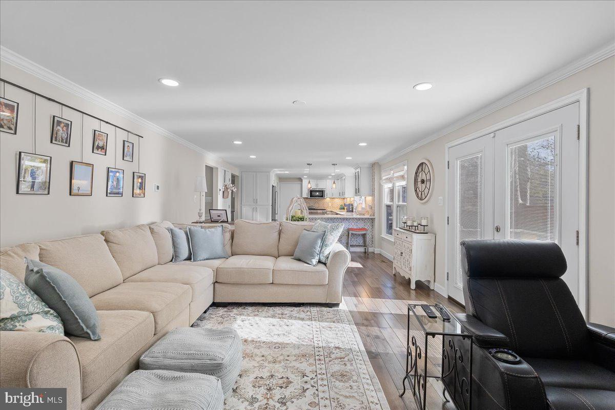 15401 SILVAN GLEN DR, DUMFRIES, Virginia 22025, 5 Bedrooms Bedrooms, ,3 BathroomsBathrooms,Residential,For sale,15401 SILVAN GLEN DR,VAPW2111924 MLS # VAPW2111924