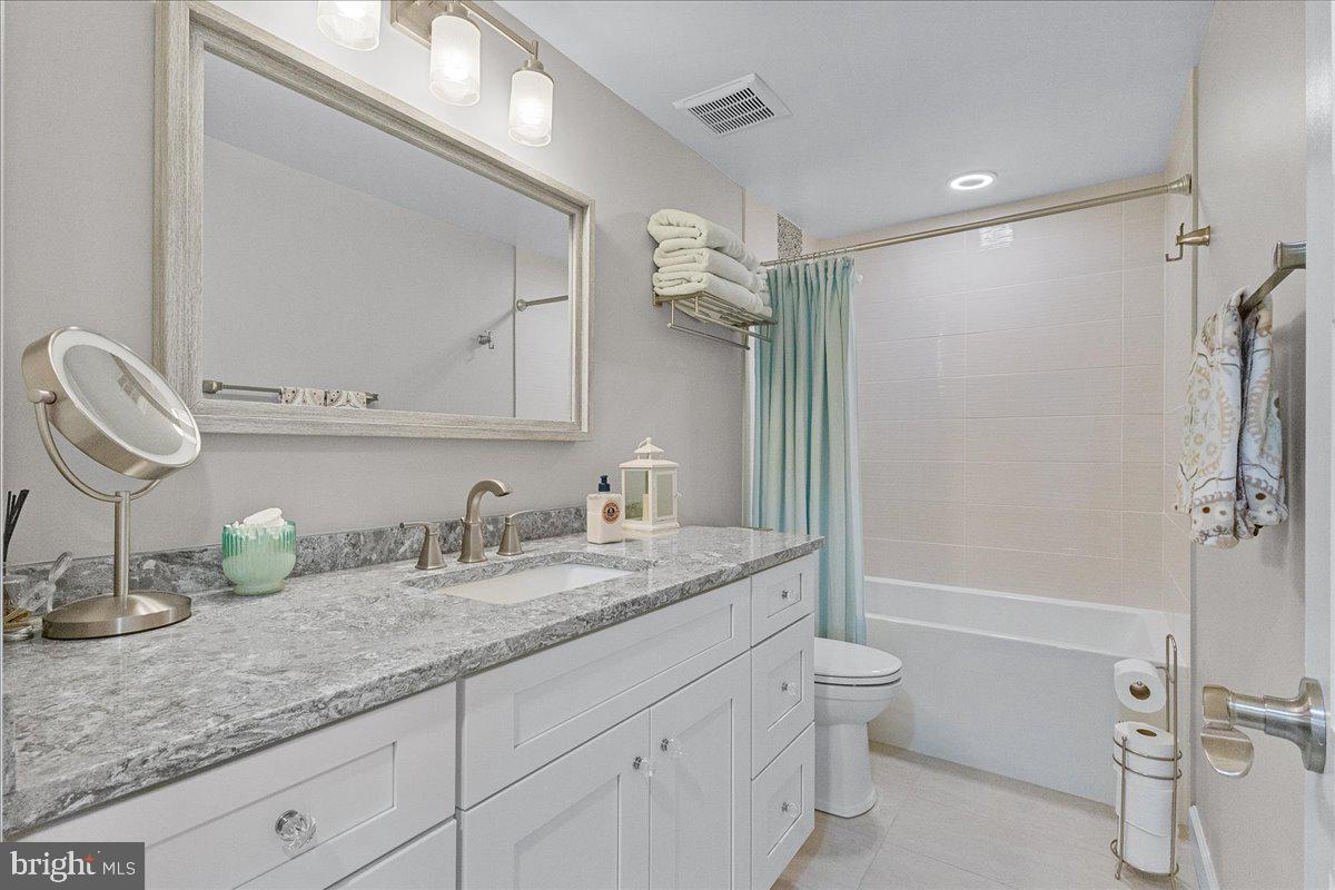 15401 SILVAN GLEN DR, DUMFRIES, Virginia 22025, 5 Bedrooms Bedrooms, ,3 BathroomsBathrooms,Residential,For sale,15401 SILVAN GLEN DR,VAPW2111924 MLS # VAPW2111924