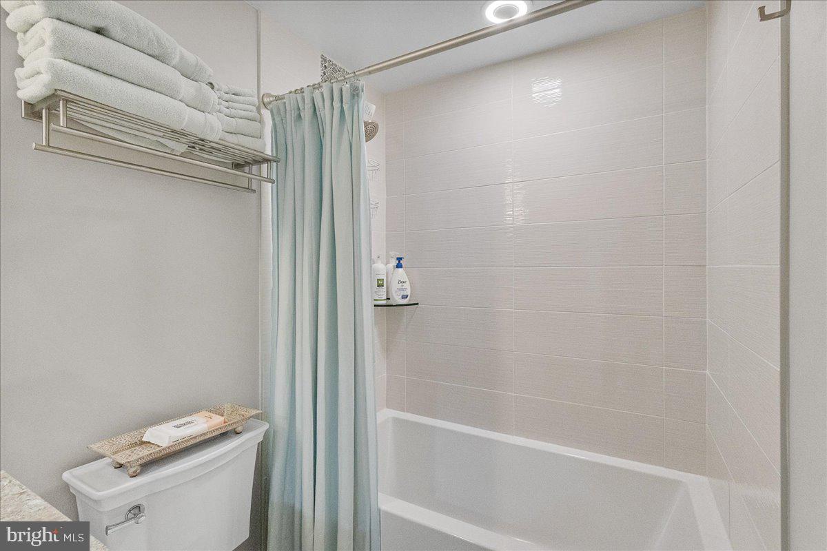 15401 SILVAN GLEN DR, DUMFRIES, Virginia 22025, 5 Bedrooms Bedrooms, ,3 BathroomsBathrooms,Residential,For sale,15401 SILVAN GLEN DR,VAPW2111924 MLS # VAPW2111924