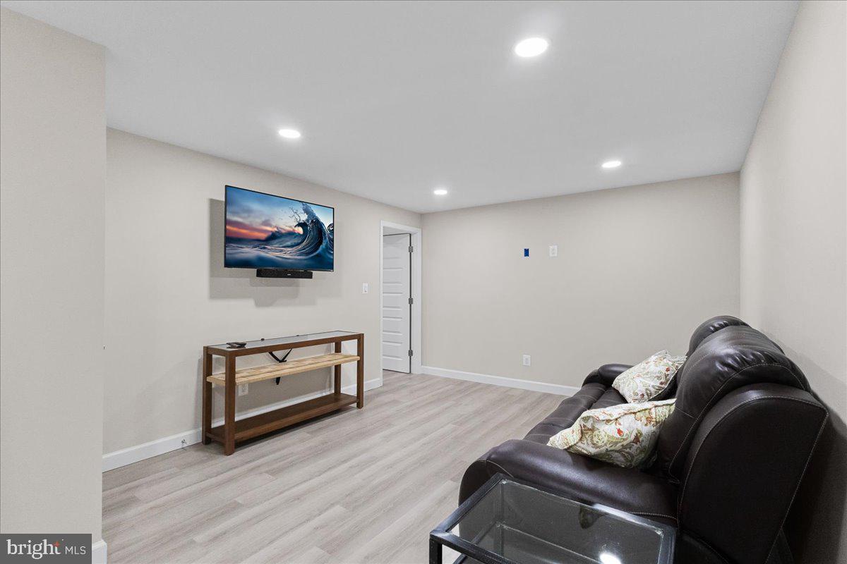 15401 SILVAN GLEN DR, DUMFRIES, Virginia 22025, 5 Bedrooms Bedrooms, ,3 BathroomsBathrooms,Residential,For sale,15401 SILVAN GLEN DR,VAPW2111924 MLS # VAPW2111924