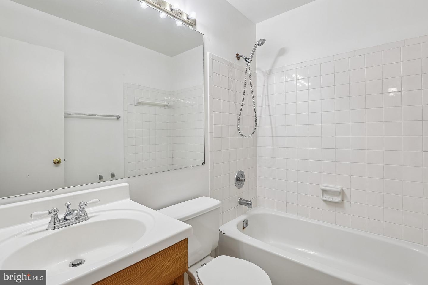 2396 BRANLEIGH PARK CT, RESTON, Virginia 20191, 3 Bedrooms Bedrooms, ,2 BathroomsBathrooms,Residential,For sale,2396 BRANLEIGH PARK CT,VAFX2289318 MLS # VAFX2289318