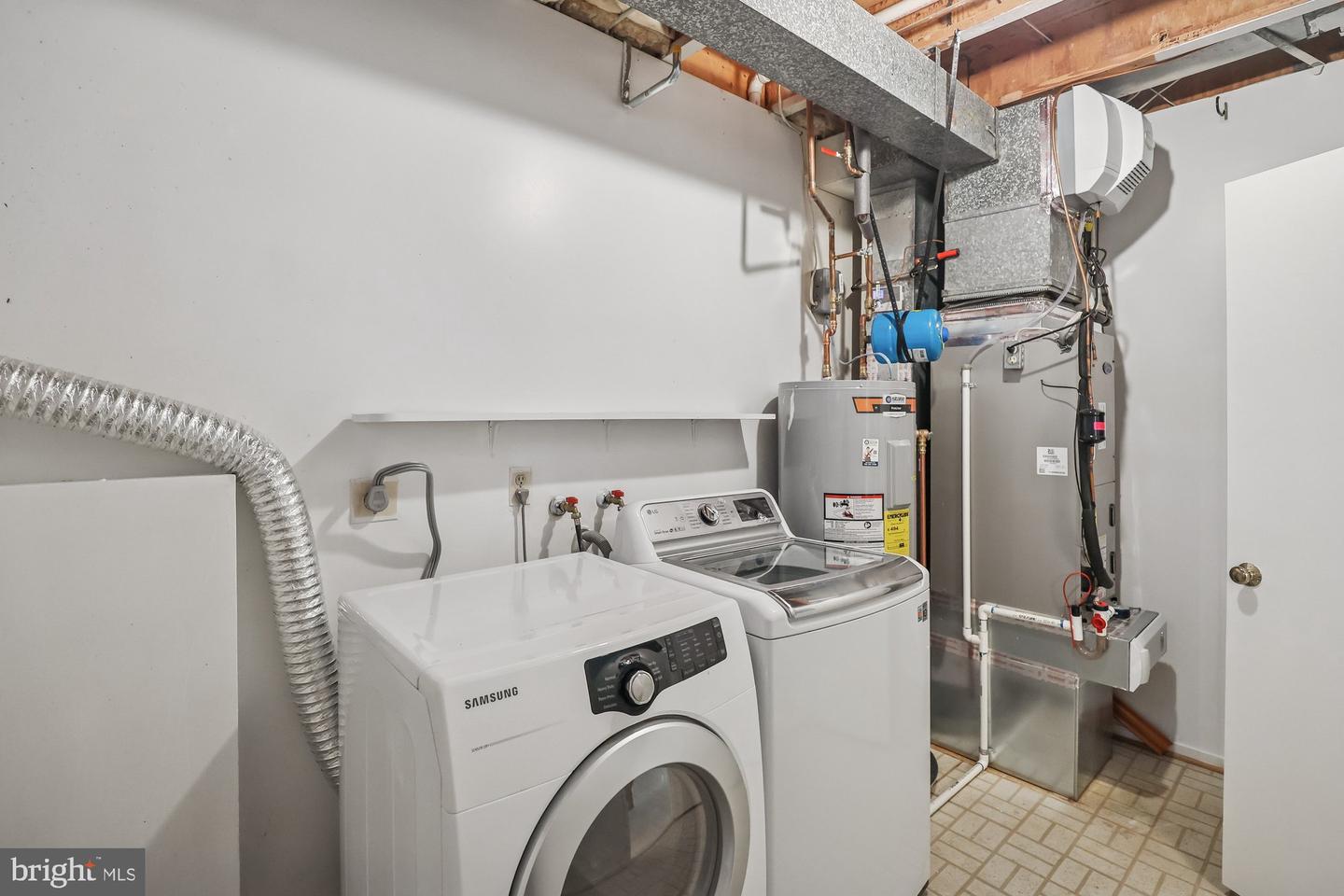 2396 BRANLEIGH PARK CT, RESTON, Virginia 20191, 3 Bedrooms Bedrooms, ,2 BathroomsBathrooms,Residential,For sale,2396 BRANLEIGH PARK CT,VAFX2289318 MLS # VAFX2289318