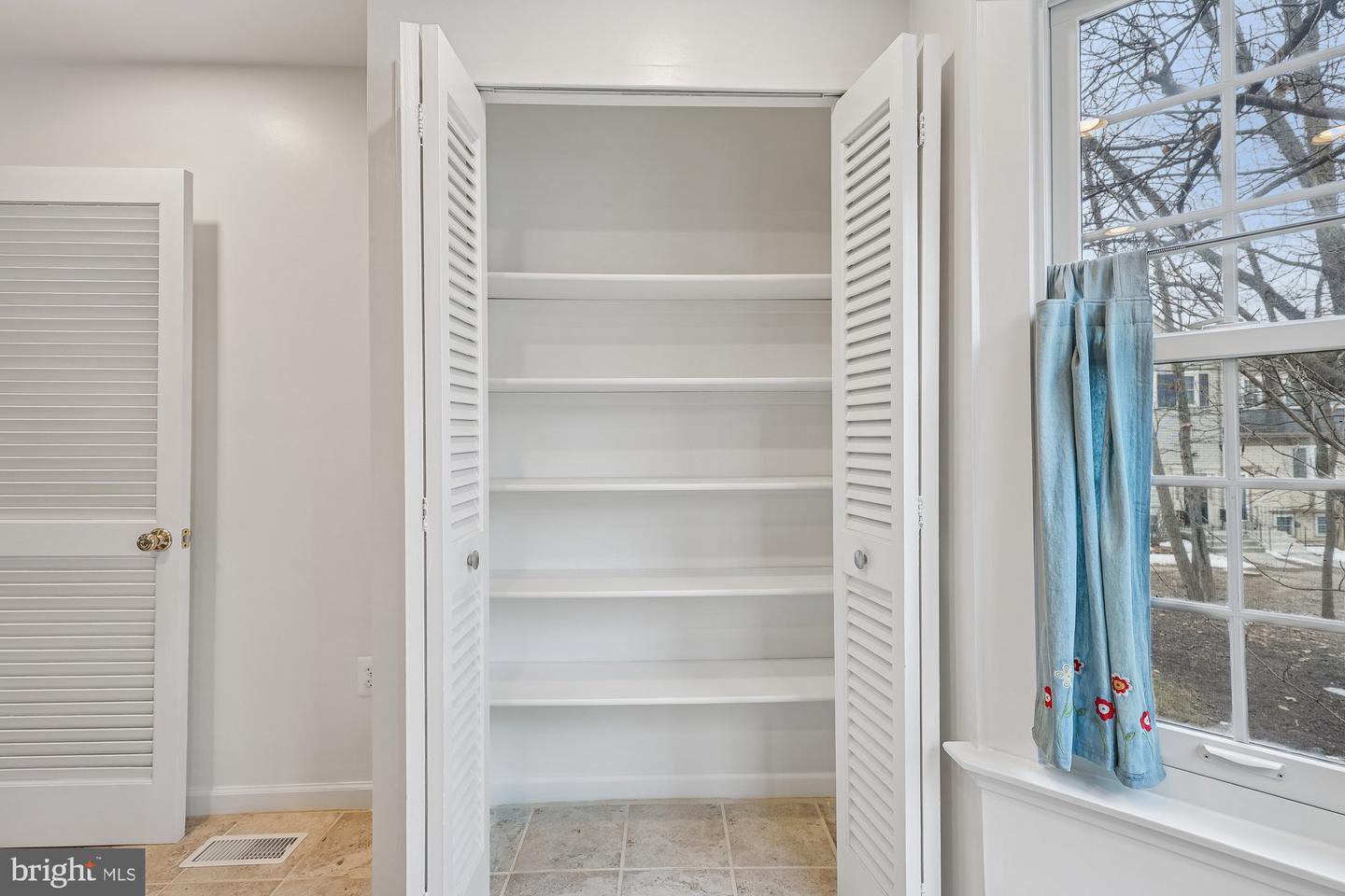 2396 BRANLEIGH PARK CT, RESTON, Virginia 20191, 3 Bedrooms Bedrooms, ,2 BathroomsBathrooms,Residential,For sale,2396 BRANLEIGH PARK CT,VAFX2289318 MLS # VAFX2289318