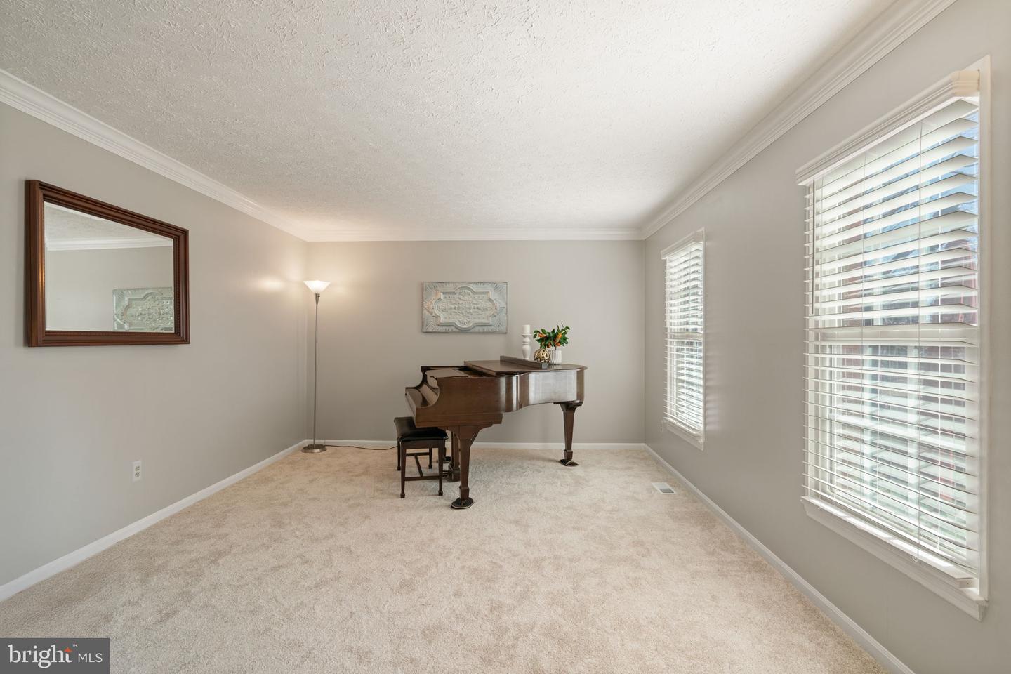 8510 CLEARRIDGE LN, MANASSAS, Virginia 20110, 4 Bedrooms Bedrooms, ,2 BathroomsBathrooms,Residential,For sale,8510 CLEARRIDGE LN,VAMN2010190 MLS # VAMN2010190