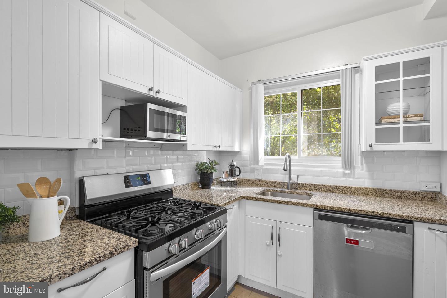 3536 GUNSTON ROAD, ALEXANDRIA, Virginia 22302, 2 Bedrooms Bedrooms, ,1 BathroomBathrooms,Residential,For sale,3536 GUNSTON ROAD,VAAX2053892 MLS # VAAX2053892