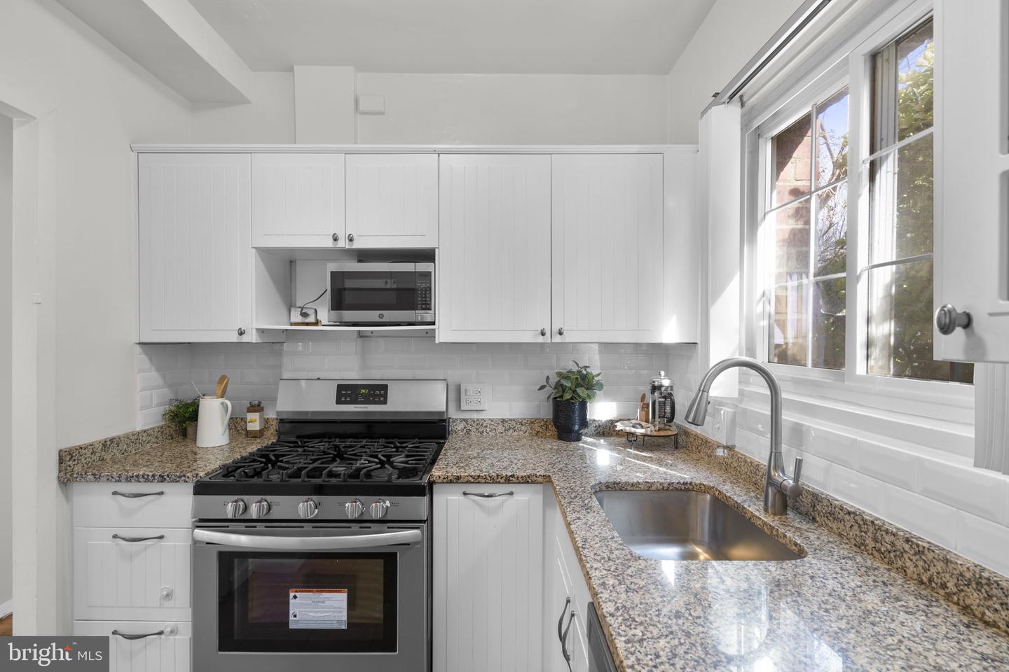 3536 GUNSTON ROAD, ALEXANDRIA, Virginia 22302, 2 Bedrooms Bedrooms, ,1 BathroomBathrooms,Residential,For sale,3536 GUNSTON ROAD,VAAX2053892 MLS # VAAX2053892