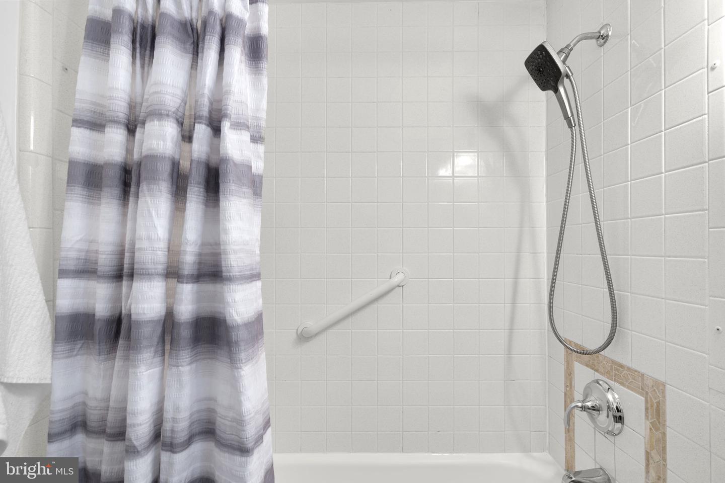 3536 GUNSTON ROAD, ALEXANDRIA, Virginia 22302, 2 Bedrooms Bedrooms, ,1 BathroomBathrooms,Residential,For sale,3536 GUNSTON ROAD,VAAX2053892 MLS # VAAX2053892