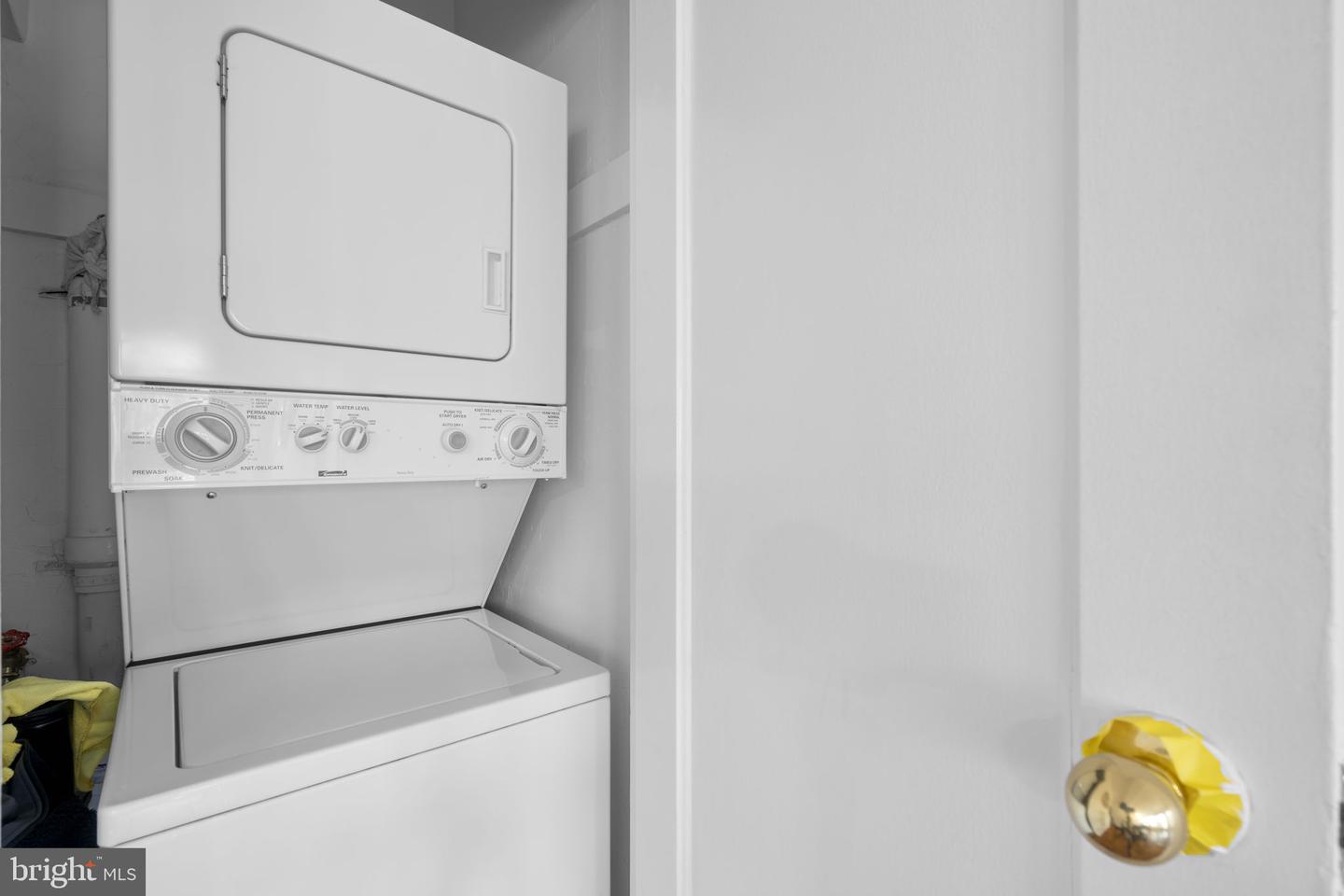 3536 GUNSTON ROAD, ALEXANDRIA, Virginia 22302, 2 Bedrooms Bedrooms, ,1 BathroomBathrooms,Residential,For sale,3536 GUNSTON ROAD,VAAX2053892 MLS # VAAX2053892