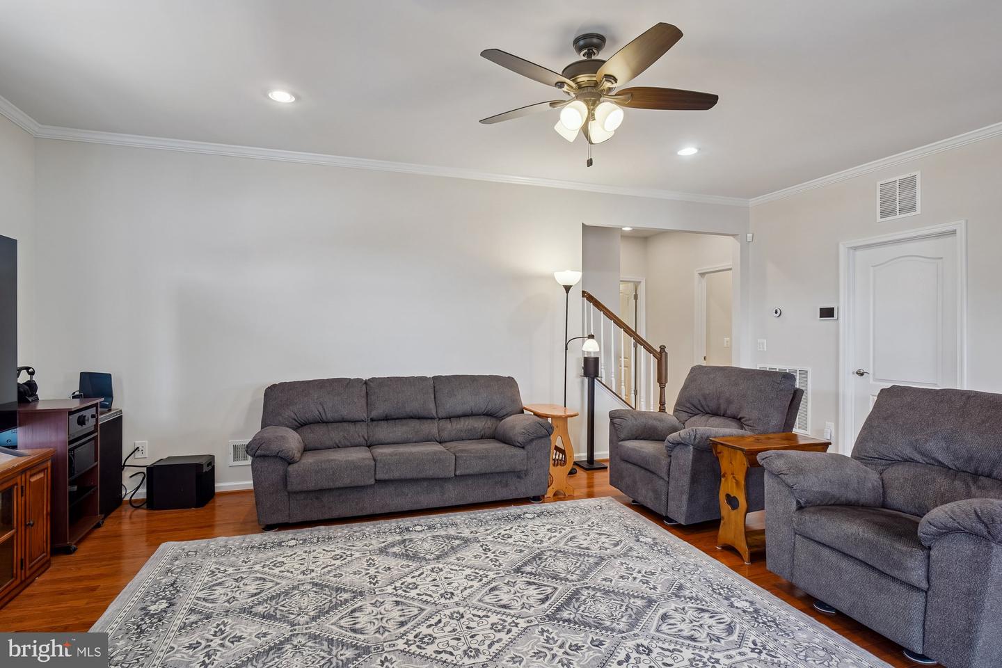 77 HARPERS MILL WAY, LOVETTSVILLE, Virginia 20180, 3 Bedrooms Bedrooms, ,2 BathroomsBathrooms,Residential,For sale,77 HARPERS MILL WAY,VALO2115370 MLS # VALO2115370