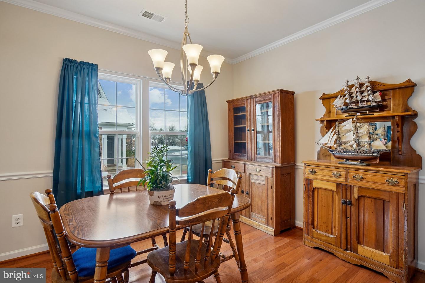 77 HARPERS MILL WAY, LOVETTSVILLE, Virginia 20180, 3 Bedrooms Bedrooms, ,2 BathroomsBathrooms,Residential,For sale,77 HARPERS MILL WAY,VALO2115370 MLS # VALO2115370