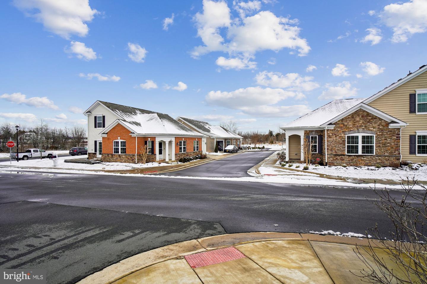 77 HARPERS MILL WAY, LOVETTSVILLE, Virginia 20180, 3 Bedrooms Bedrooms, ,2 BathroomsBathrooms,Residential,For sale,77 HARPERS MILL WAY,VALO2115370 MLS # VALO2115370