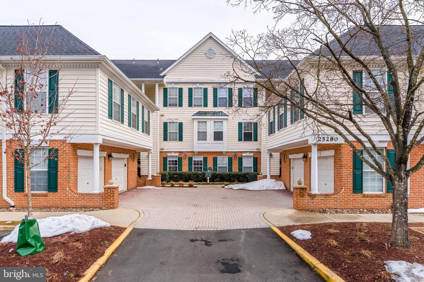 25280 LAKE SHORE SQ #102, CHANTILLY, Virginia 20152, 2 Bedrooms Bedrooms, ,2 BathroomsBathrooms,Residential,For sale,25280 LAKE SHORE SQ #102,VALO2115456 MLS # VALO2115456