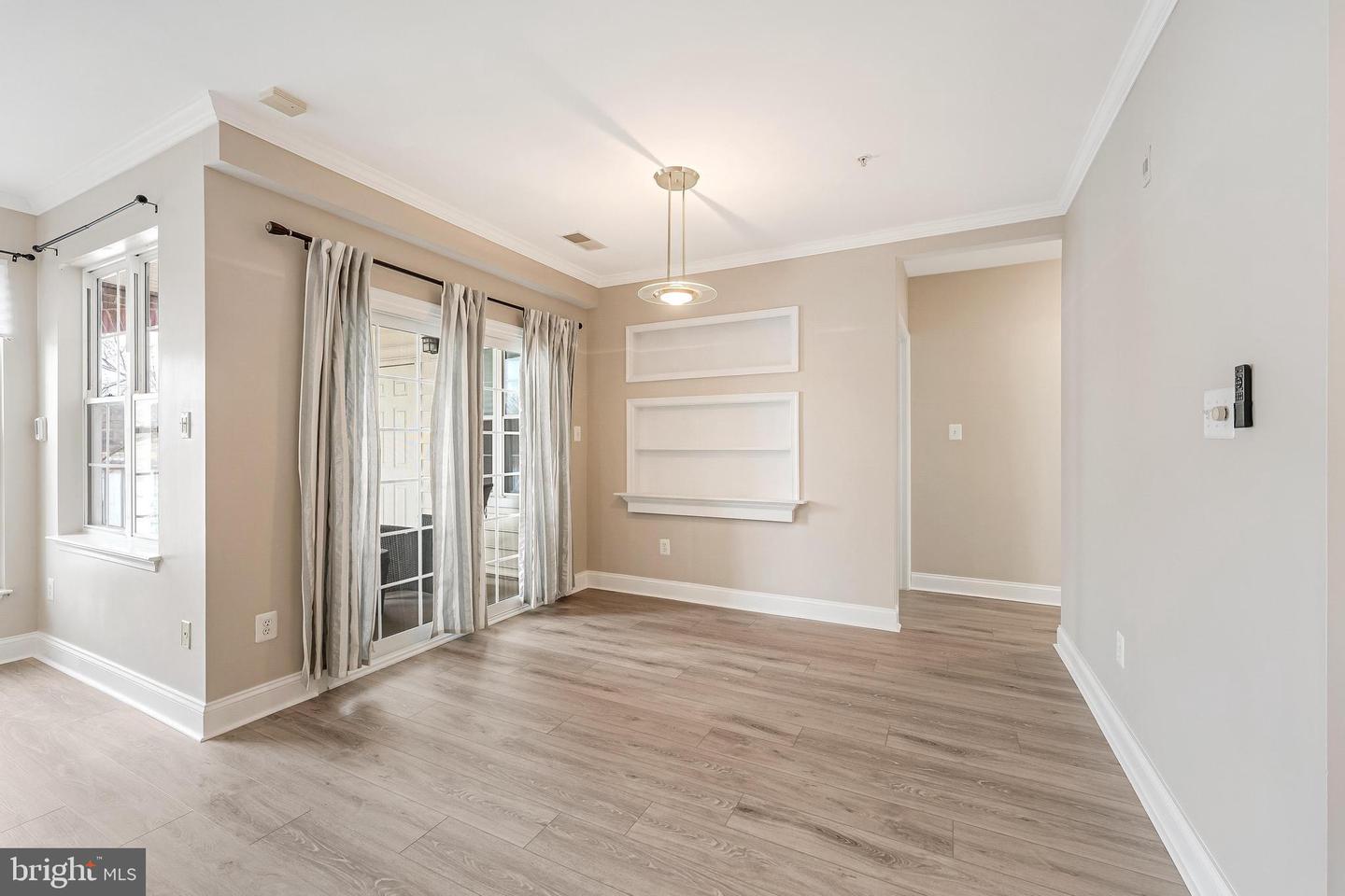 25280 LAKE SHORE SQ #102, CHANTILLY, Virginia 20152, 2 Bedrooms Bedrooms, ,2 BathroomsBathrooms,Residential,For sale,25280 LAKE SHORE SQ #102,VALO2115456 MLS # VALO2115456