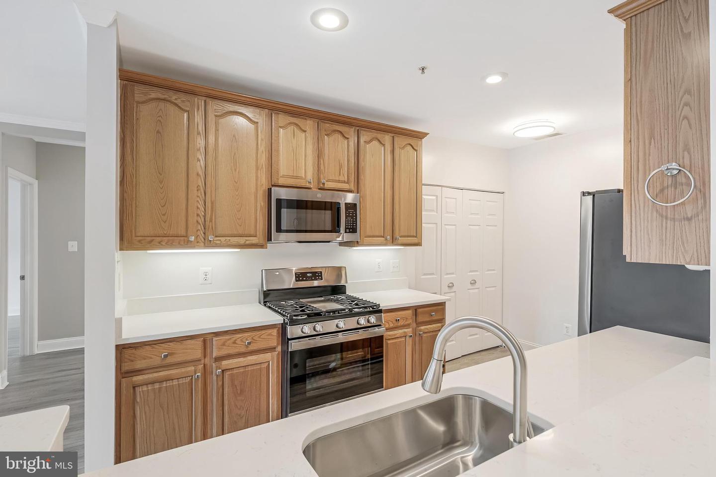 25280 LAKE SHORE SQ #102, CHANTILLY, Virginia 20152, 2 Bedrooms Bedrooms, ,2 BathroomsBathrooms,Residential,For sale,25280 LAKE SHORE SQ #102,VALO2115456 MLS # VALO2115456