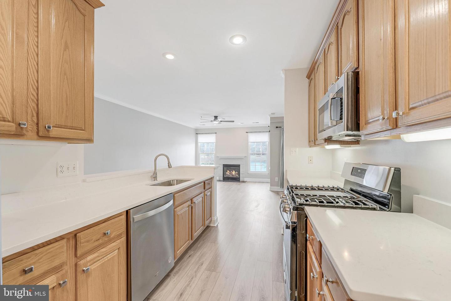 25280 LAKE SHORE SQ #102, CHANTILLY, Virginia 20152, 2 Bedrooms Bedrooms, ,2 BathroomsBathrooms,Residential,For sale,25280 LAKE SHORE SQ #102,VALO2115456 MLS # VALO2115456