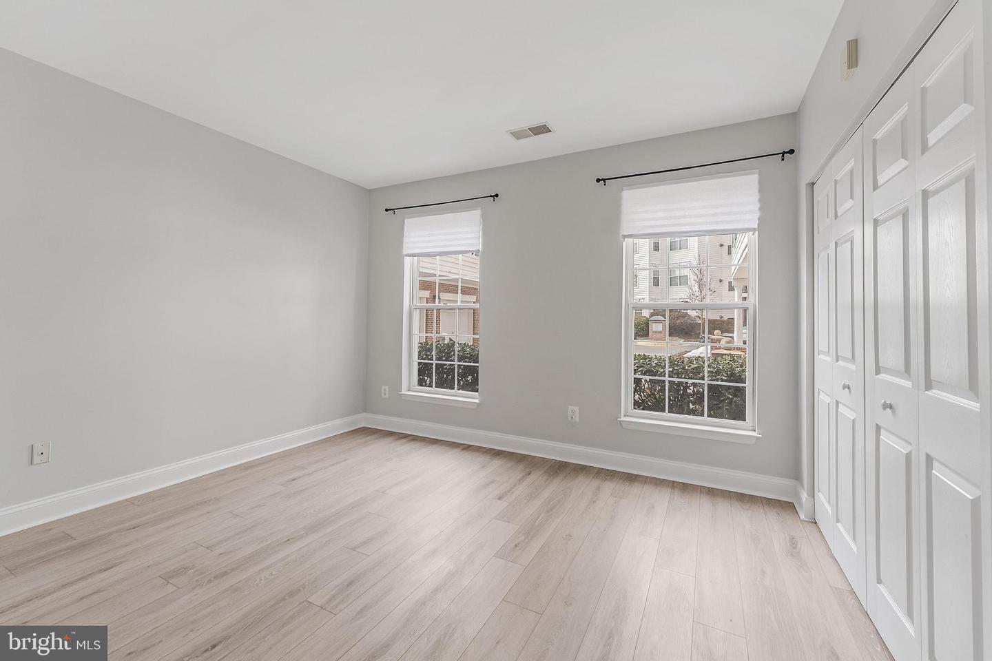 25280 LAKE SHORE SQ #102, CHANTILLY, Virginia 20152, 2 Bedrooms Bedrooms, ,2 BathroomsBathrooms,Residential,For sale,25280 LAKE SHORE SQ #102,VALO2115456 MLS # VALO2115456