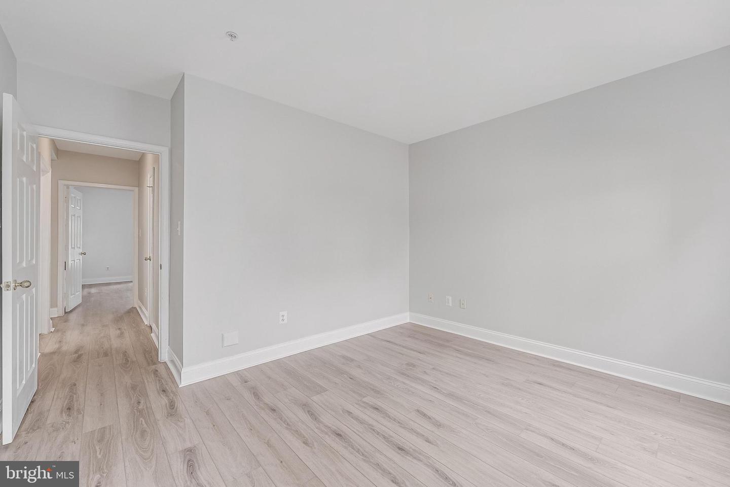 25280 LAKE SHORE SQ #102, CHANTILLY, Virginia 20152, 2 Bedrooms Bedrooms, ,2 BathroomsBathrooms,Residential,For sale,25280 LAKE SHORE SQ #102,VALO2115456 MLS # VALO2115456