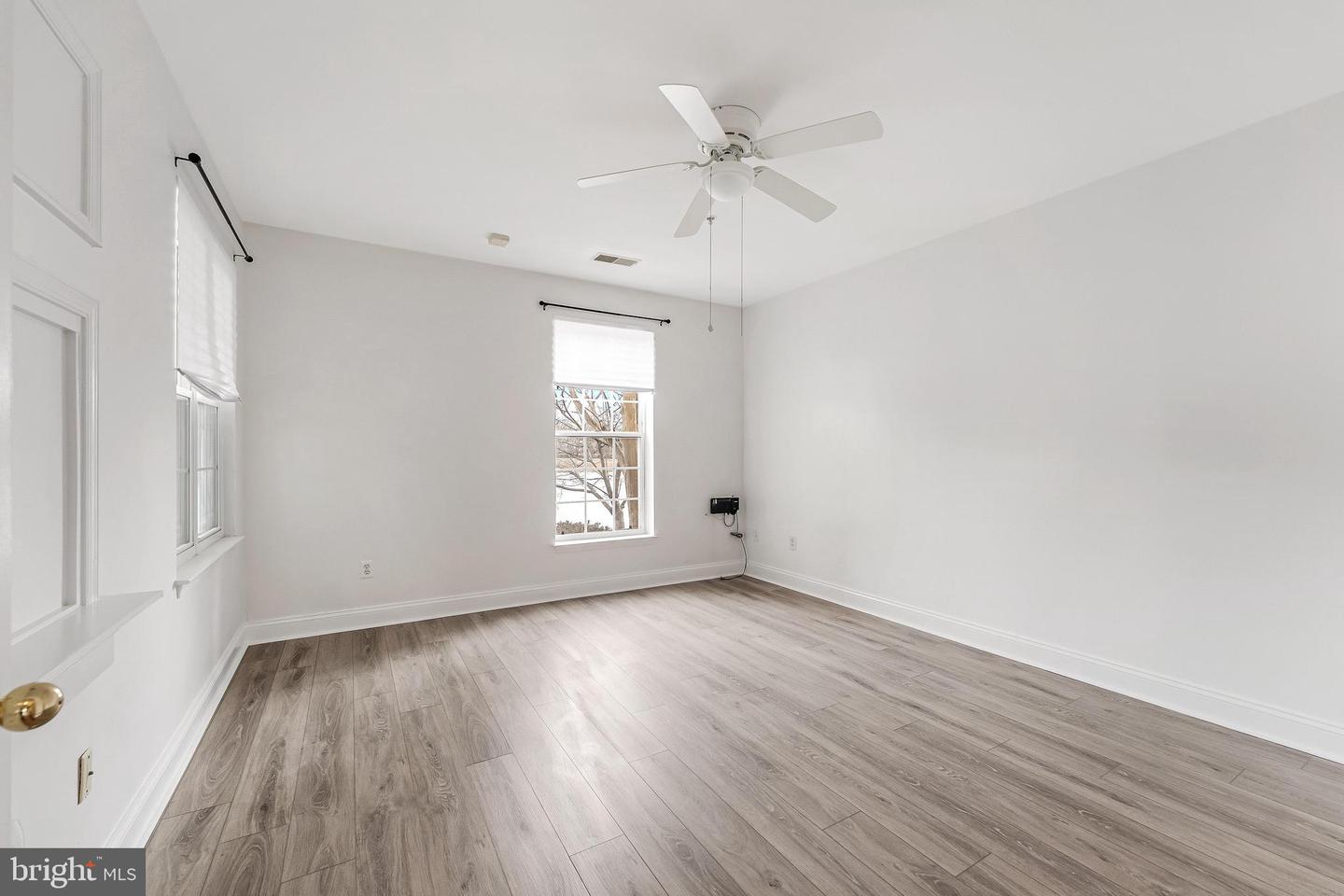 25280 LAKE SHORE SQ #102, CHANTILLY, Virginia 20152, 2 Bedrooms Bedrooms, ,2 BathroomsBathrooms,Residential,For sale,25280 LAKE SHORE SQ #102,VALO2115456 MLS # VALO2115456