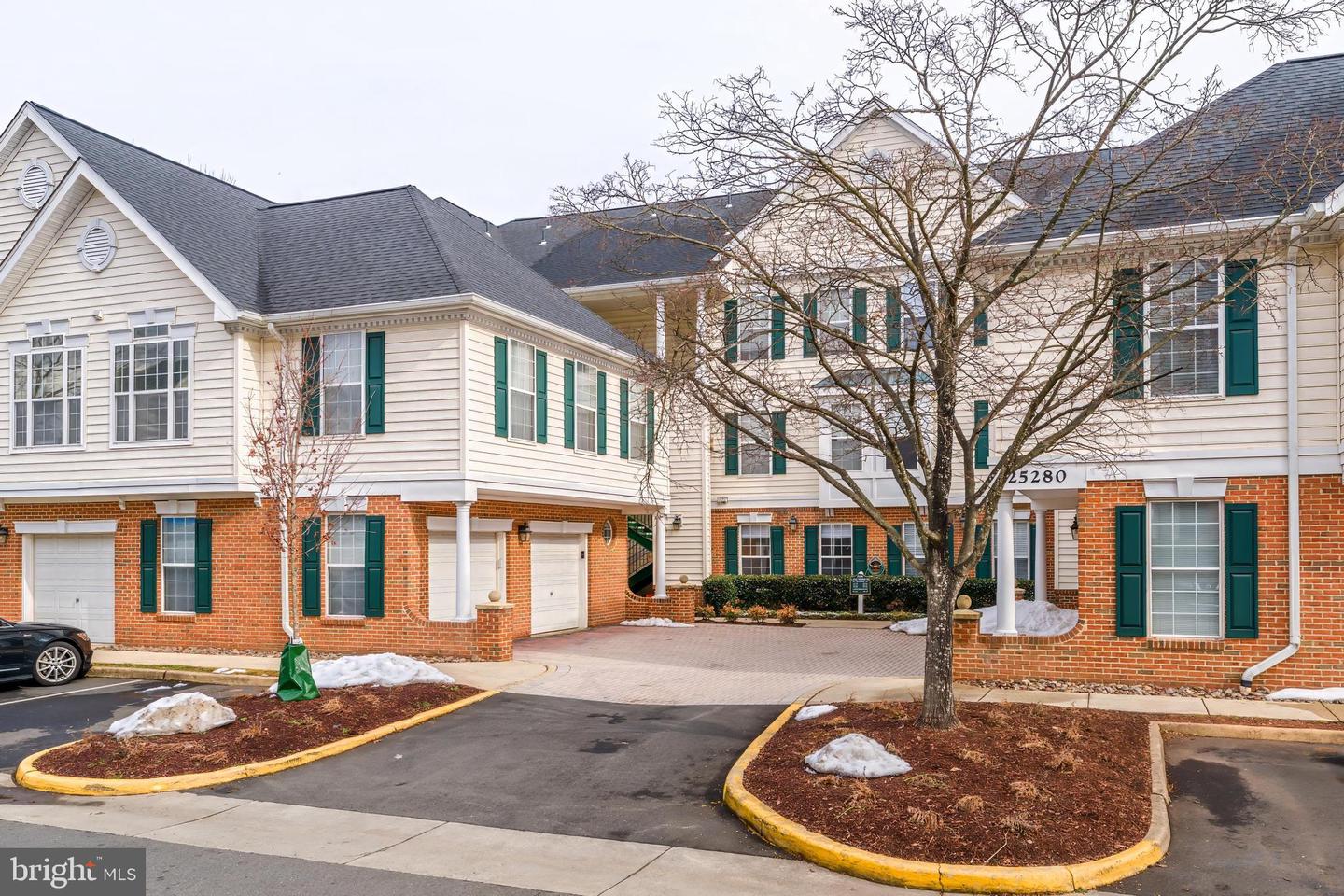 25280 LAKE SHORE SQ #102, CHANTILLY, Virginia 20152, 2 Bedrooms Bedrooms, ,2 BathroomsBathrooms,Residential,For sale,25280 LAKE SHORE SQ #102,VALO2115456 MLS # VALO2115456