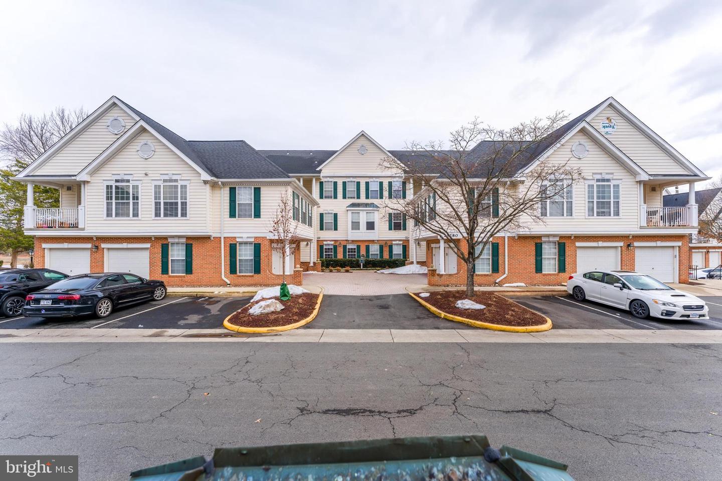 25280 LAKE SHORE SQ #102, CHANTILLY, Virginia 20152, 2 Bedrooms Bedrooms, ,2 BathroomsBathrooms,Residential,For sale,25280 LAKE SHORE SQ #102,VALO2115456 MLS # VALO2115456