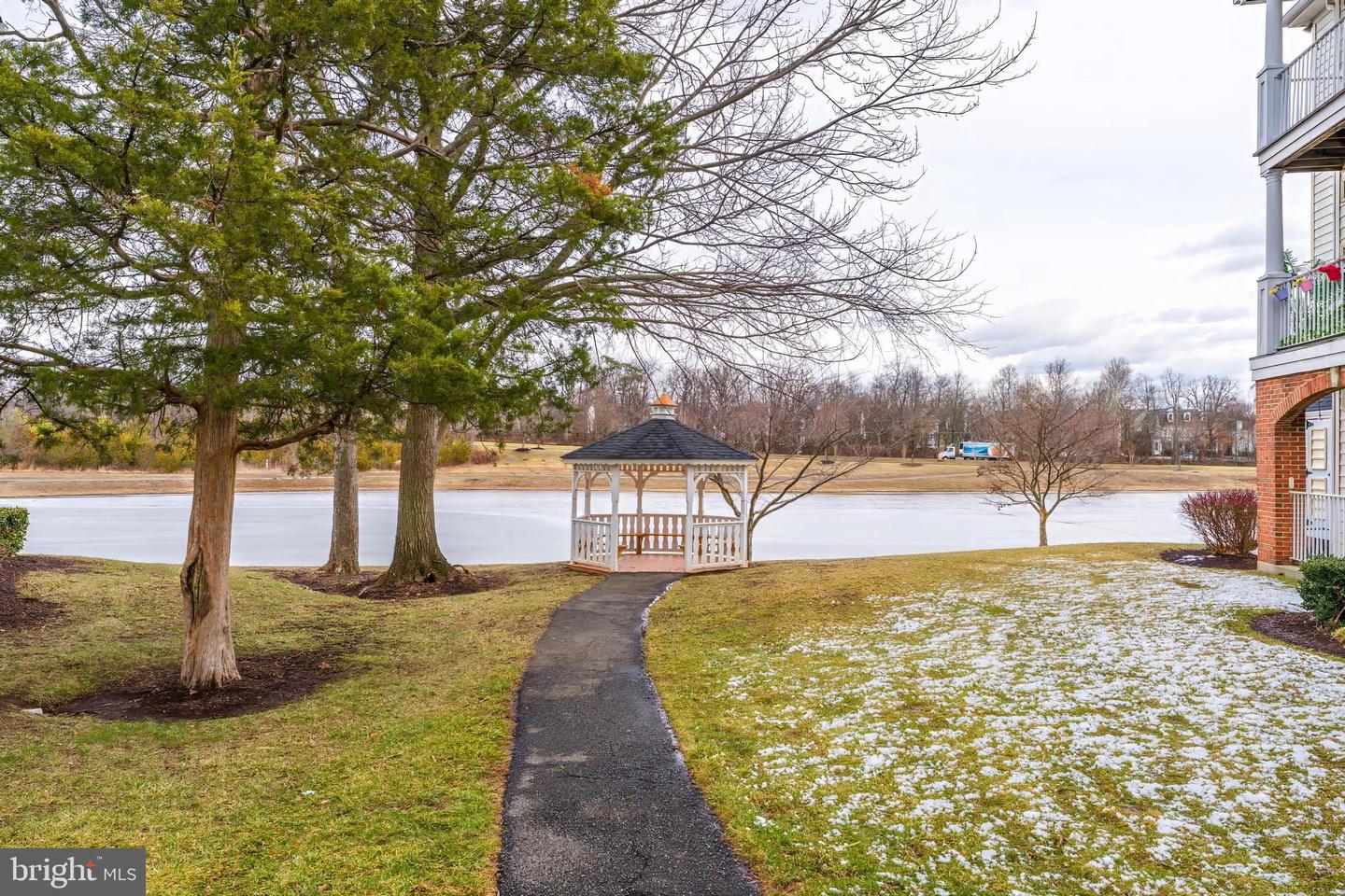 25280 LAKE SHORE SQ #102, CHANTILLY, Virginia 20152, 2 Bedrooms Bedrooms, ,2 BathroomsBathrooms,Residential,For sale,25280 LAKE SHORE SQ #102,VALO2115456 MLS # VALO2115456