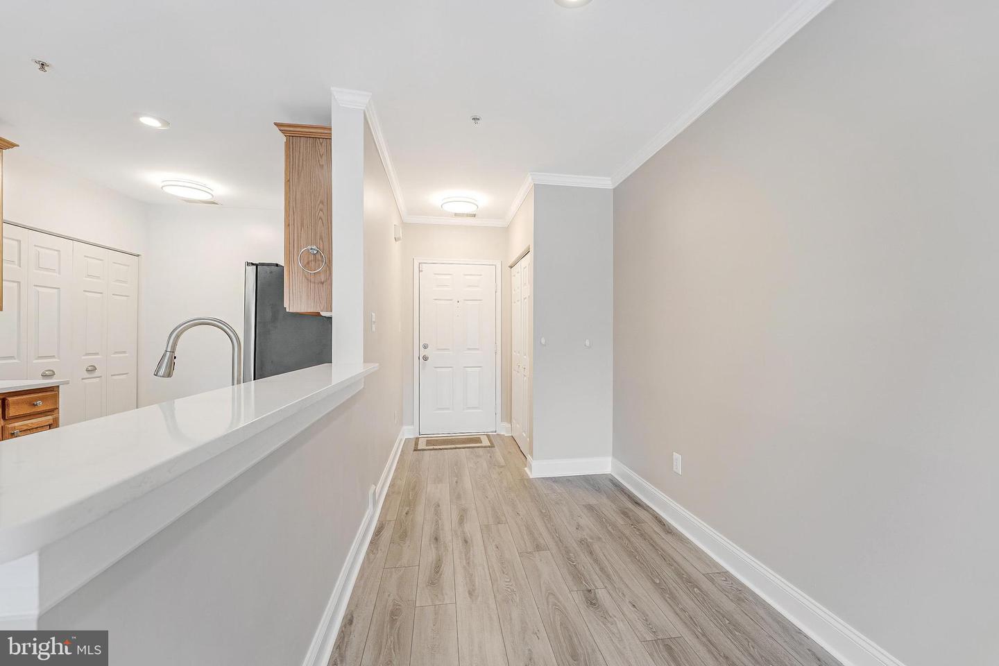 25280 LAKE SHORE SQ #102, CHANTILLY, Virginia 20152, 2 Bedrooms Bedrooms, ,2 BathroomsBathrooms,Residential,For sale,25280 LAKE SHORE SQ #102,VALO2115456 MLS # VALO2115456