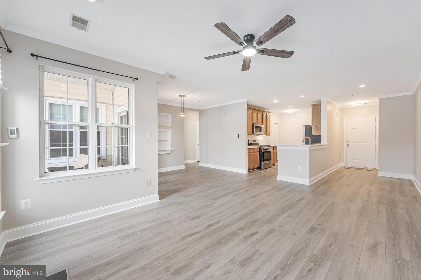 25280 LAKE SHORE SQ #102, CHANTILLY, Virginia 20152, 2 Bedrooms Bedrooms, ,2 BathroomsBathrooms,Residential,For sale,25280 LAKE SHORE SQ #102,VALO2115456 MLS # VALO2115456