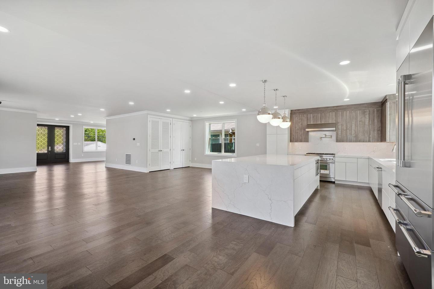 1610 12TH ST S, ARLINGTON, Virginia 22204, 4 Bedrooms Bedrooms, ,4 BathroomsBathrooms,Residential,For sale,1610 12TH ST S,VAAR2068630 MLS # VAAR2068630