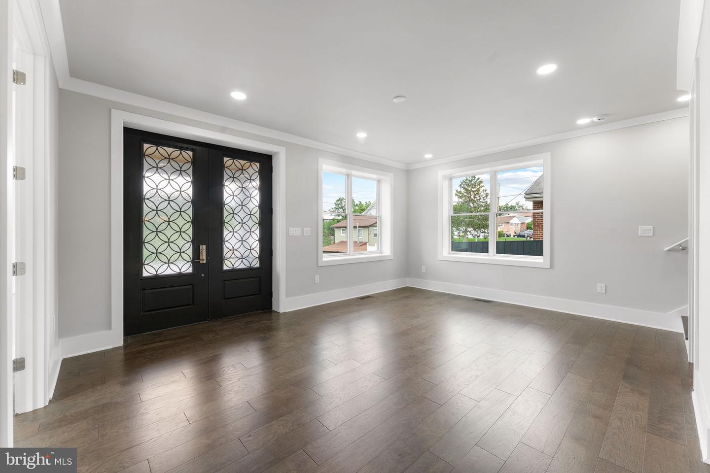 1610 12TH ST S, ARLINGTON, Virginia 22204, 4 Bedrooms Bedrooms, ,4 BathroomsBathrooms,Residential,For sale,1610 12TH ST S,VAAR2068630 MLS # VAAR2068630