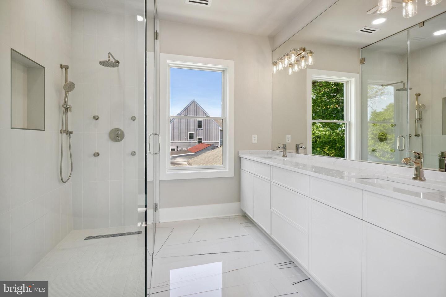 1610 12TH ST S, ARLINGTON, Virginia 22204, 4 Bedrooms Bedrooms, ,4 BathroomsBathrooms,Residential,For sale,1610 12TH ST S,VAAR2068630 MLS # VAAR2068630