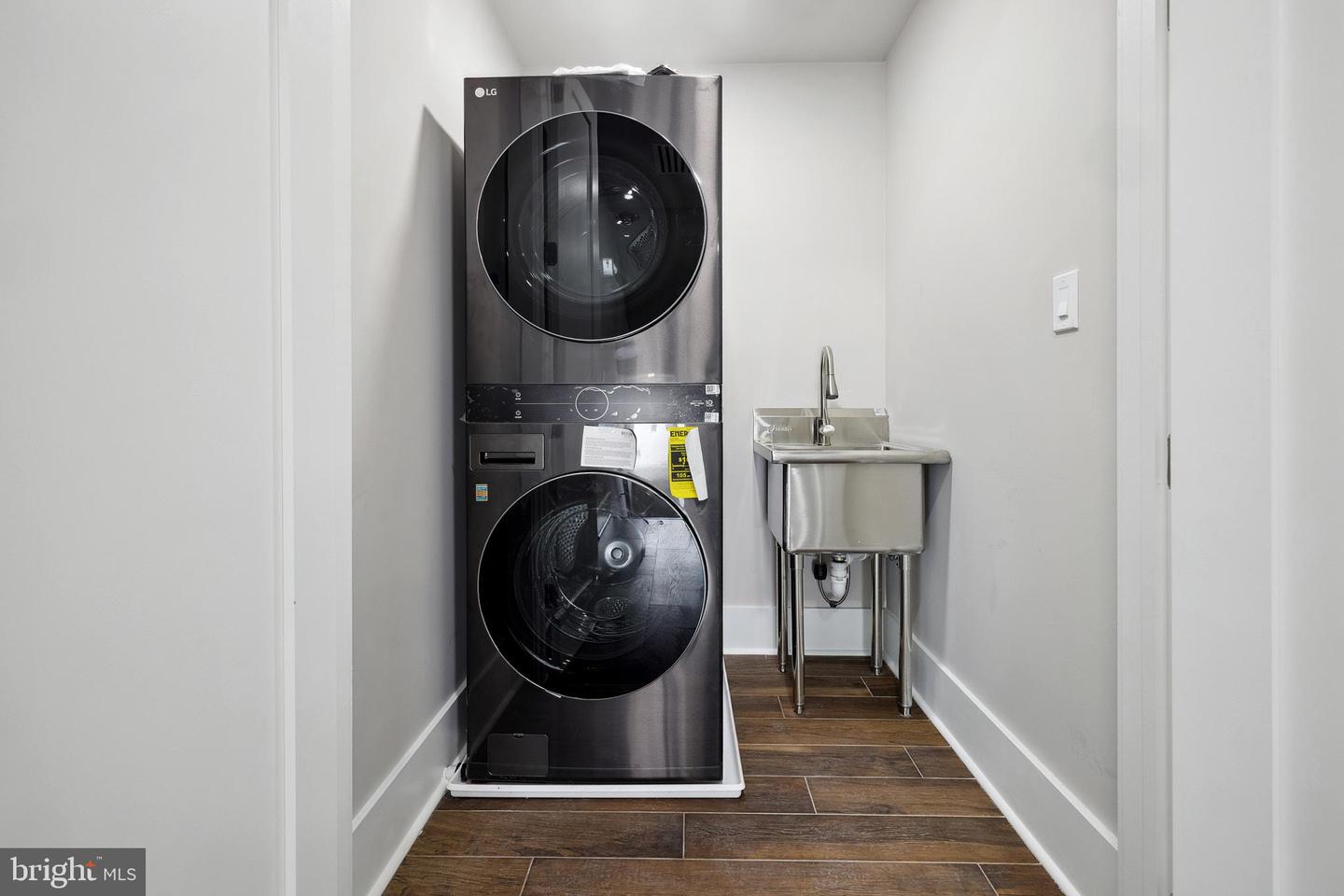 1610 12TH ST S, ARLINGTON, Virginia 22204, 4 Bedrooms Bedrooms, ,4 BathroomsBathrooms,Residential,For sale,1610 12TH ST S,VAAR2068630 MLS # VAAR2068630