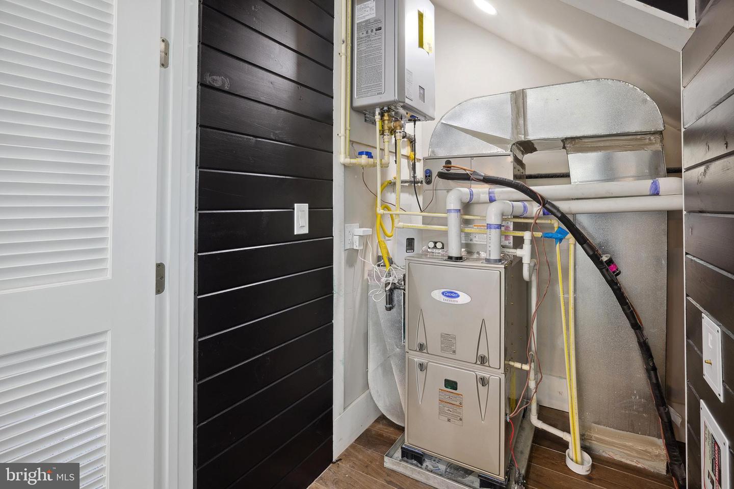 1610 12TH ST S, ARLINGTON, Virginia 22204, 4 Bedrooms Bedrooms, ,4 BathroomsBathrooms,Residential,For sale,1610 12TH ST S,VAAR2068630 MLS # VAAR2068630