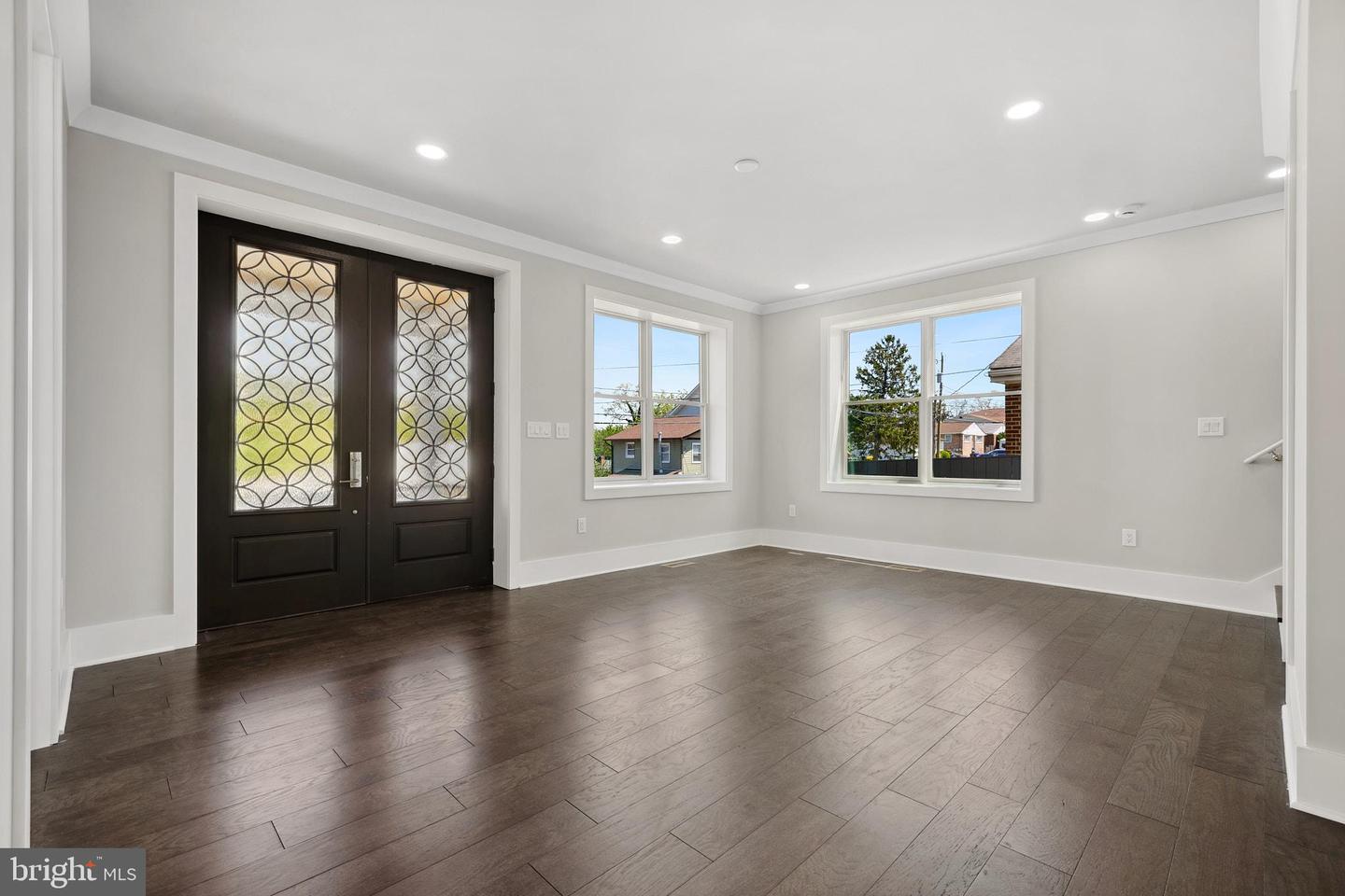 1610 12TH ST S, ARLINGTON, Virginia 22204, 4 Bedrooms Bedrooms, ,4 BathroomsBathrooms,Residential,For sale,1610 12TH ST S,VAAR2068630 MLS # VAAR2068630