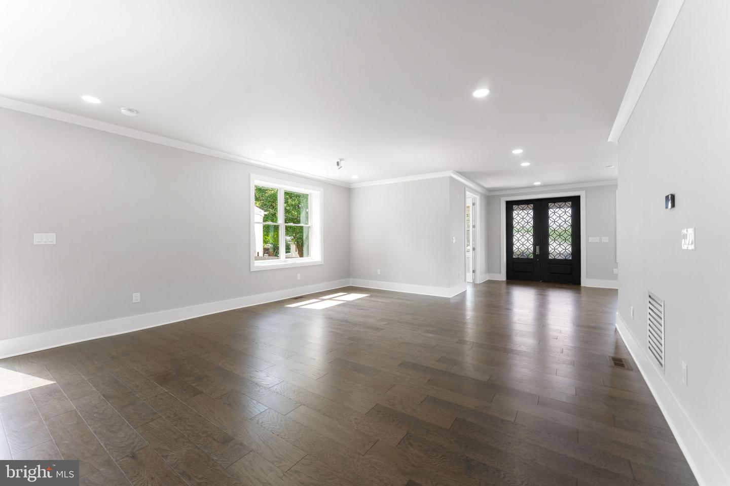 1610 12TH ST S, ARLINGTON, Virginia 22204, 4 Bedrooms Bedrooms, ,4 BathroomsBathrooms,Residential,For sale,1610 12TH ST S,VAAR2068630 MLS # VAAR2068630