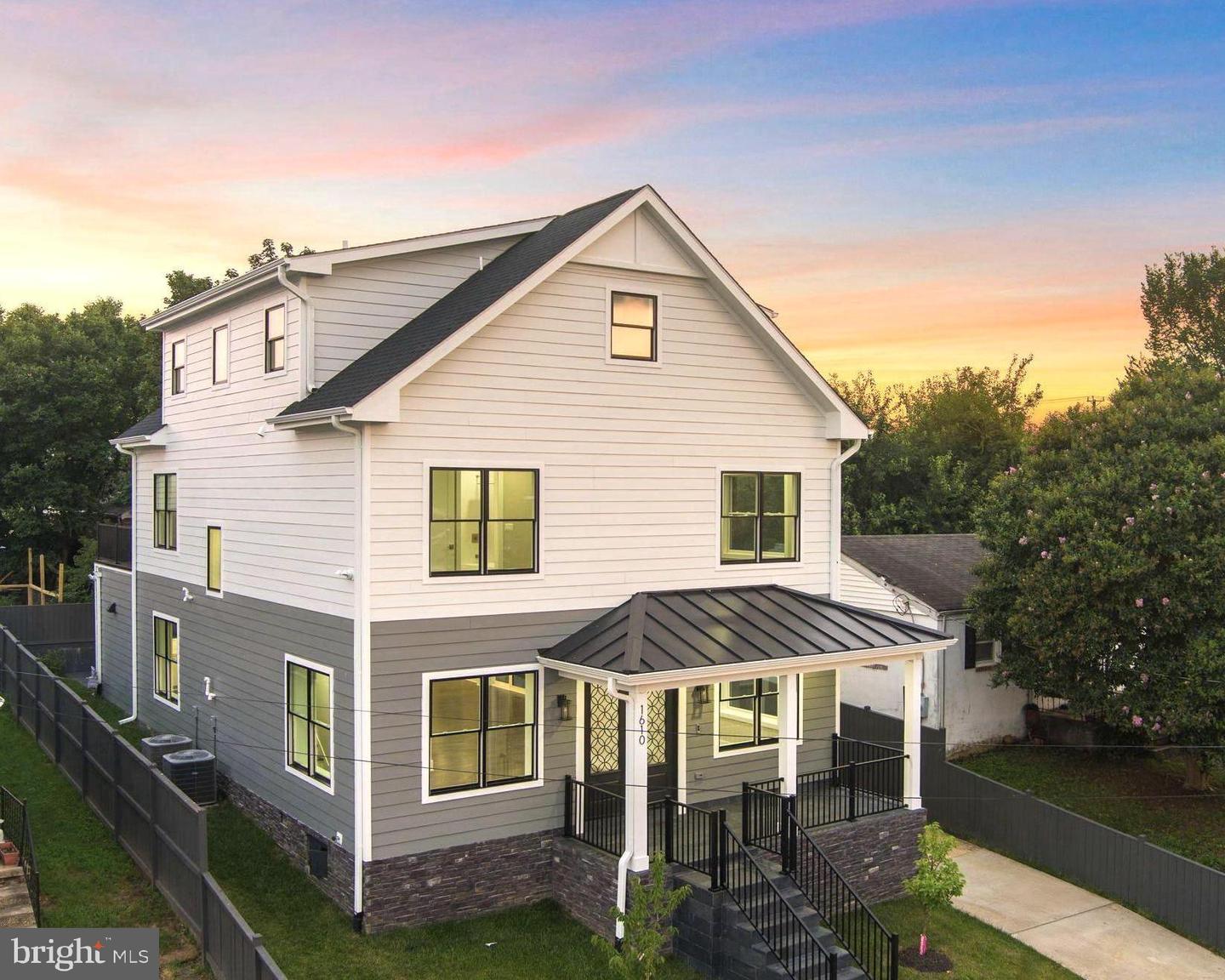 1610 12TH ST S, ARLINGTON, Virginia 22204, 4 Bedrooms Bedrooms, ,4 BathroomsBathrooms,Residential,For sale,1610 12TH ST S,VAAR2068630 MLS # VAAR2068630