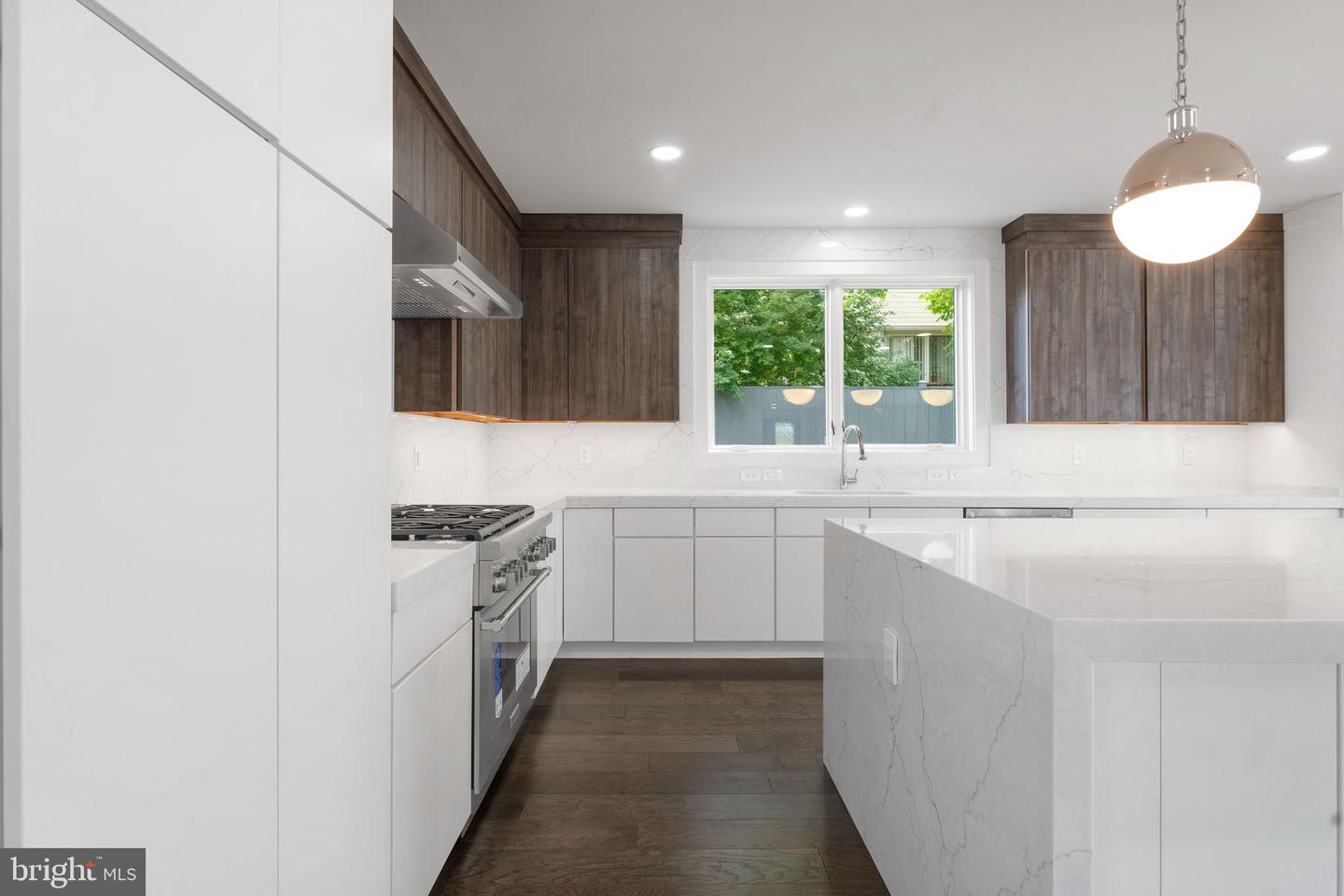 1610 12TH ST S, ARLINGTON, Virginia 22204, 4 Bedrooms Bedrooms, ,4 BathroomsBathrooms,Residential,For sale,1610 12TH ST S,VAAR2068630 MLS # VAAR2068630