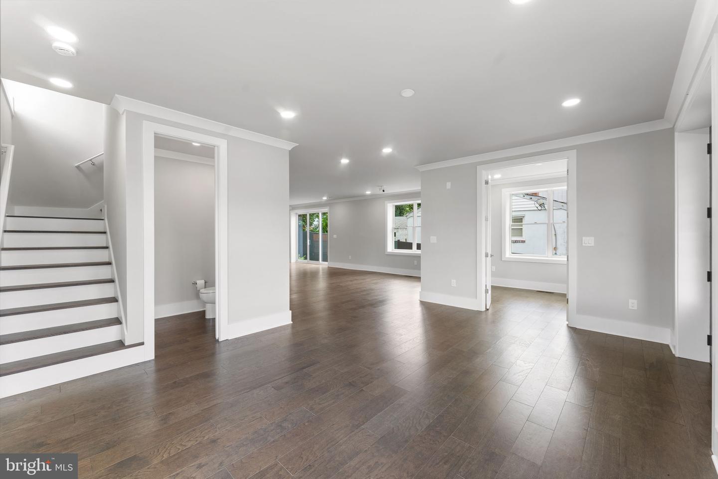 1610 12TH ST S, ARLINGTON, Virginia 22204, 4 Bedrooms Bedrooms, ,4 BathroomsBathrooms,Residential,For sale,1610 12TH ST S,VAAR2068630 MLS # VAAR2068630