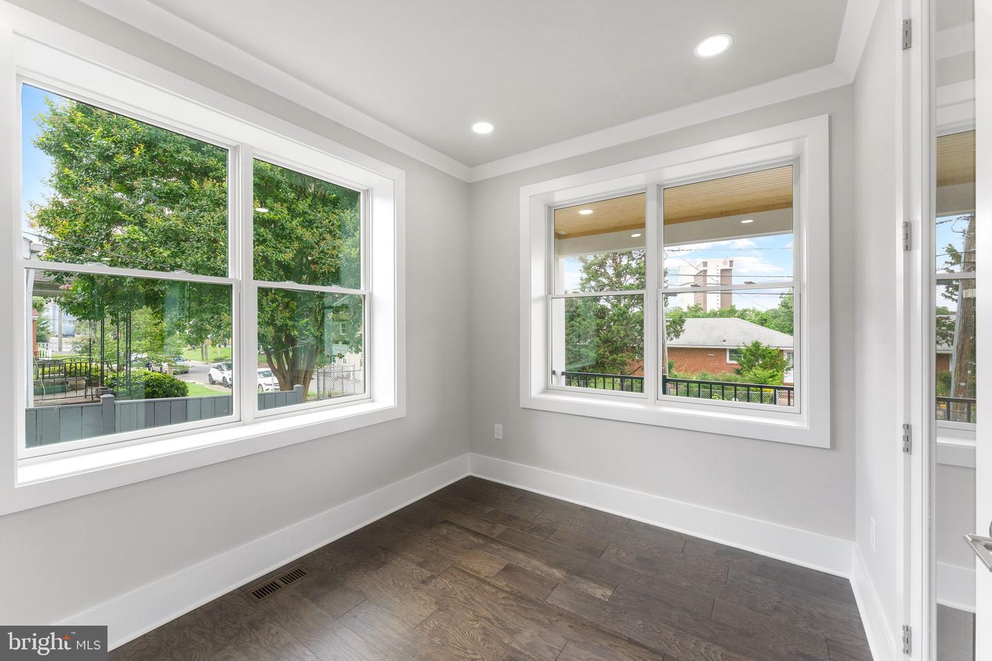 1610 12TH ST S, ARLINGTON, Virginia 22204, 4 Bedrooms Bedrooms, ,4 BathroomsBathrooms,Residential,For sale,1610 12TH ST S,VAAR2068630 MLS # VAAR2068630