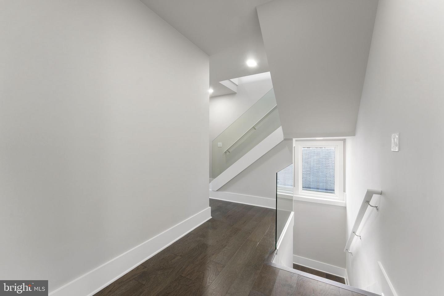 1610 12TH ST S, ARLINGTON, Virginia 22204, 4 Bedrooms Bedrooms, ,4 BathroomsBathrooms,Residential,For sale,1610 12TH ST S,VAAR2068630 MLS # VAAR2068630