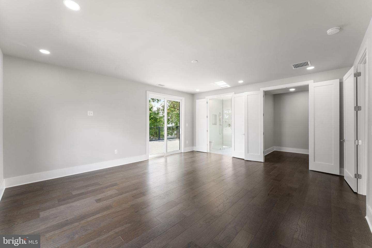 1610 12TH ST S, ARLINGTON, Virginia 22204, 4 Bedrooms Bedrooms, ,4 BathroomsBathrooms,Residential,For sale,1610 12TH ST S,VAAR2068630 MLS # VAAR2068630