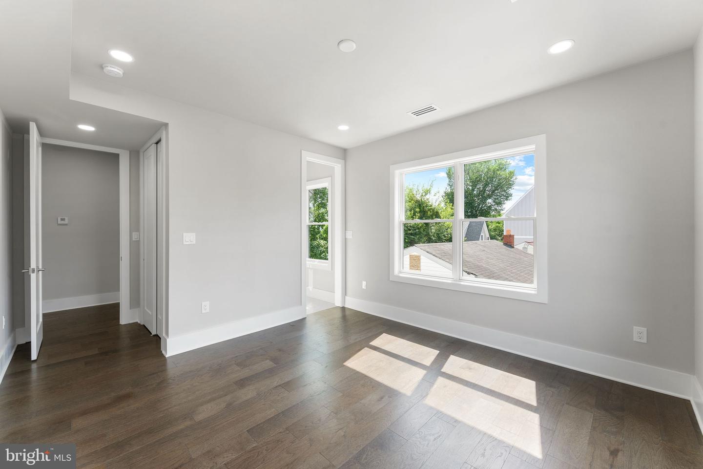 1610 12TH ST S, ARLINGTON, Virginia 22204, 4 Bedrooms Bedrooms, ,4 BathroomsBathrooms,Residential,For sale,1610 12TH ST S,VAAR2068630 MLS # VAAR2068630