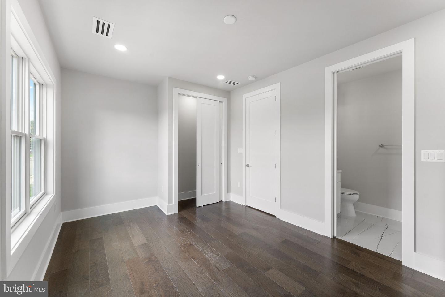 1610 12TH ST S, ARLINGTON, Virginia 22204, 4 Bedrooms Bedrooms, ,4 BathroomsBathrooms,Residential,For sale,1610 12TH ST S,VAAR2068630 MLS # VAAR2068630