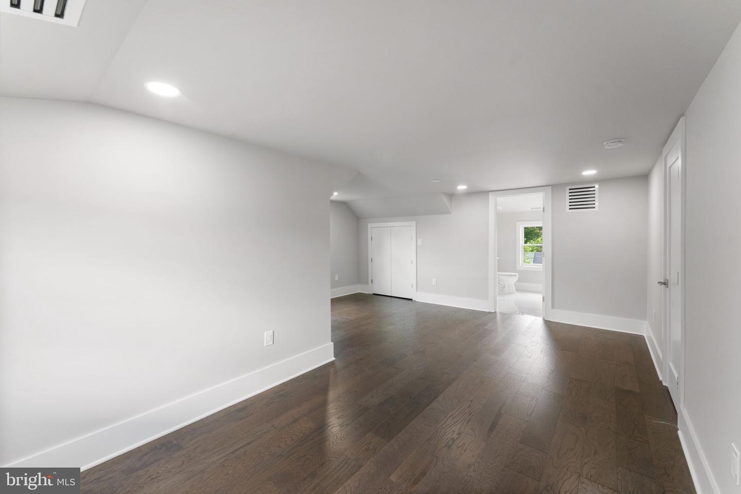 1610 12TH ST S, ARLINGTON, Virginia 22204, 4 Bedrooms Bedrooms, ,4 BathroomsBathrooms,Residential,For sale,1610 12TH ST S,VAAR2068630 MLS # VAAR2068630