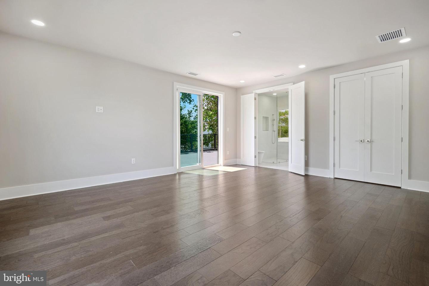 1610 12TH ST S, ARLINGTON, Virginia 22204, 4 Bedrooms Bedrooms, ,4 BathroomsBathrooms,Residential,For sale,1610 12TH ST S,VAAR2068630 MLS # VAAR2068630