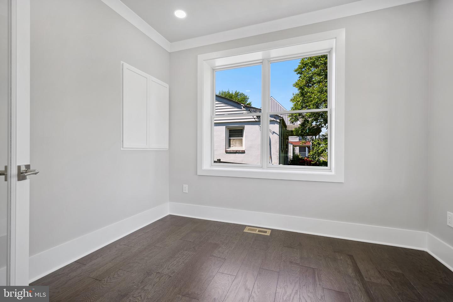 1610 12TH ST S, ARLINGTON, Virginia 22204, 4 Bedrooms Bedrooms, ,4 BathroomsBathrooms,Residential,For sale,1610 12TH ST S,VAAR2068630 MLS # VAAR2068630