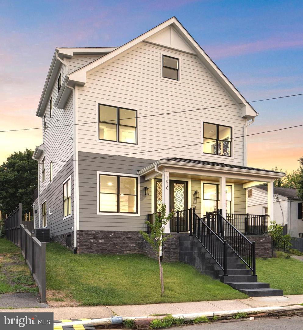 1610 12TH ST S, ARLINGTON, Virginia 22204, 4 Bedrooms Bedrooms, ,4 BathroomsBathrooms,Residential,For sale,1610 12TH ST S,VAAR2068630 MLS # VAAR2068630
