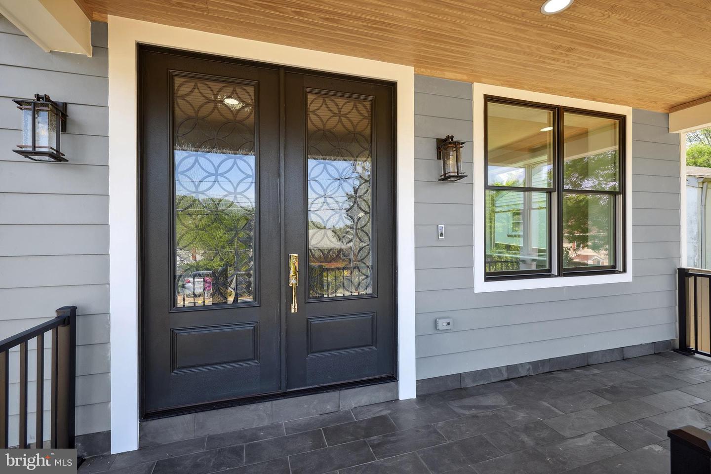 1610 12TH ST S, ARLINGTON, Virginia 22204, 4 Bedrooms Bedrooms, ,4 BathroomsBathrooms,Residential,For sale,1610 12TH ST S,VAAR2068630 MLS # VAAR2068630