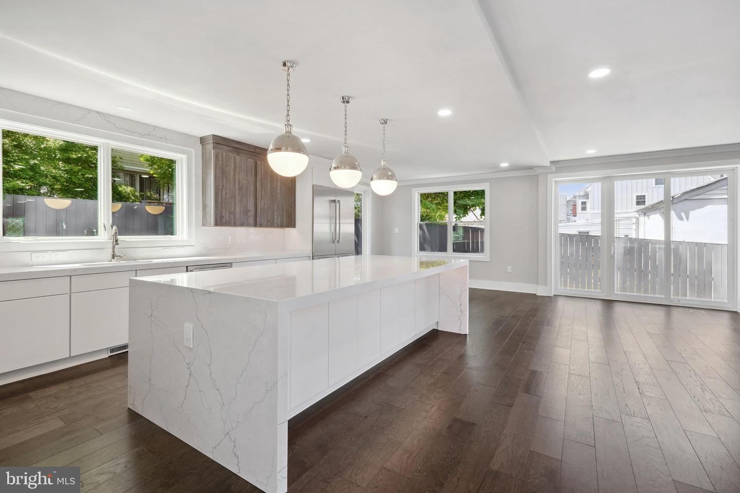 1610 12TH ST S, ARLINGTON, Virginia 22204, 4 Bedrooms Bedrooms, ,4 BathroomsBathrooms,Residential,For sale,1610 12TH ST S,VAAR2068630 MLS # VAAR2068630