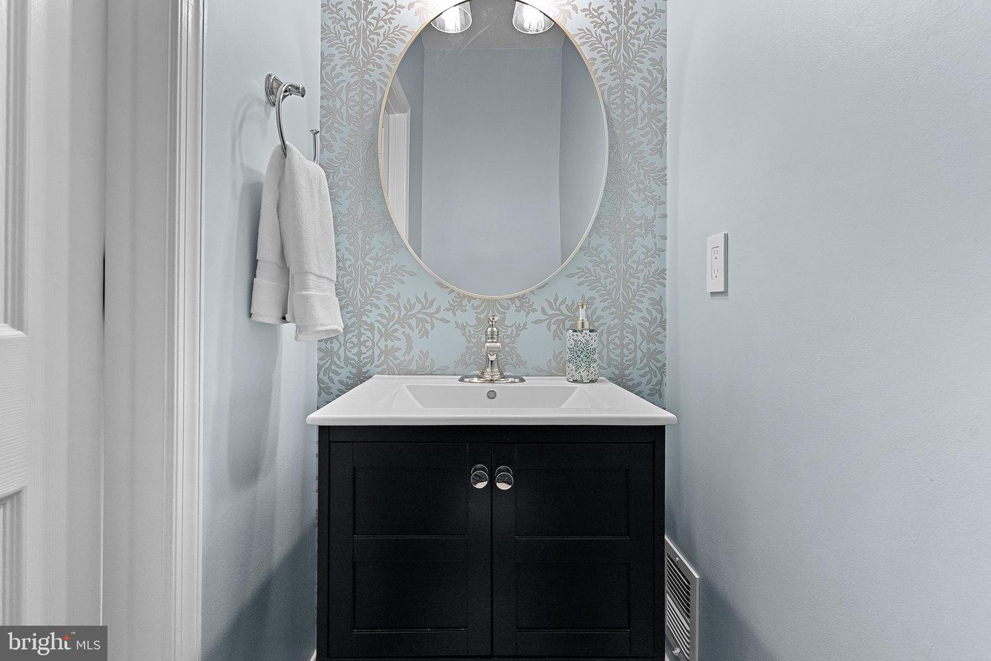 115 CEDARGROVE PL SW, LEESBURG, Virginia 20175, 4 Bedrooms Bedrooms, ,2 BathroomsBathrooms,Residential,For sale,115 CEDARGROVE PL SW,VALO2115472 MLS # VALO2115472